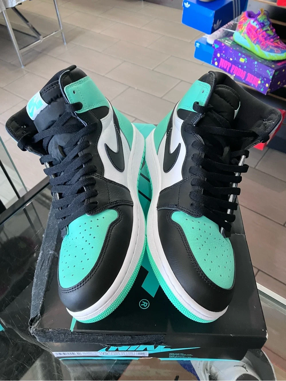 Air Jordan 1 Retro High Green Glow